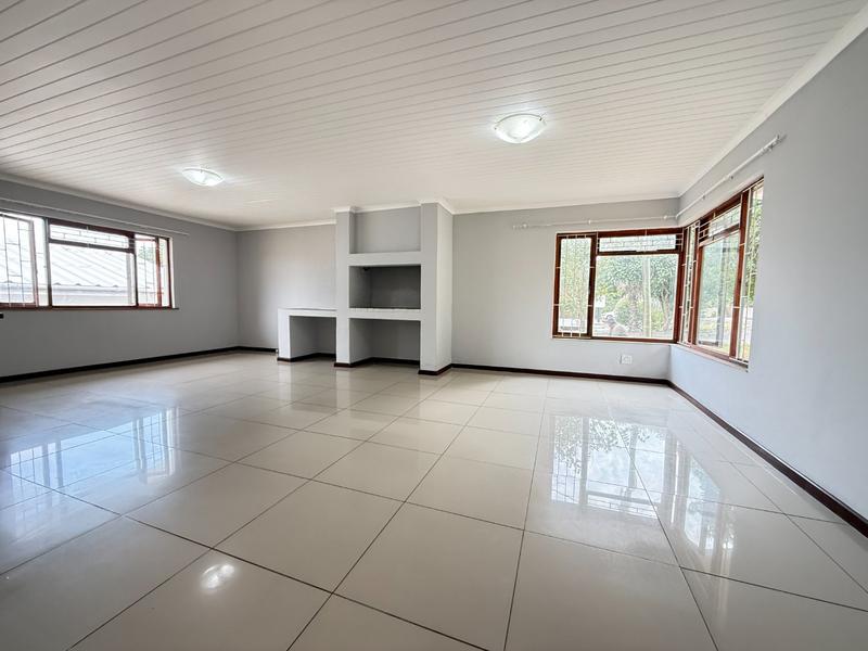 4 Bedroom Property for Sale in Bergzicht Western Cape